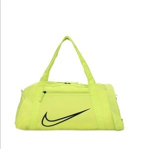 TRAINING DUFFLE BAG